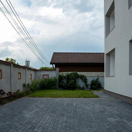 Solomon Apartments Ap 2 Sangeorgiu de Mures Bagian luar foto